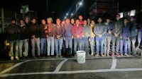 বরগুনায় গভীর রাতে রাস্তায় ছাত্রদলের নেতাকর্মীরা