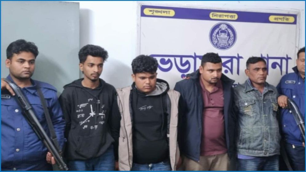 কুষ্টিয়ায় বিদেশি পিস্তল-গুলিসহ আটক ৪