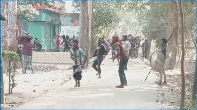 যুবদল নেতার বাড়িতে আগুন দিলেন বিএনপি নেতা