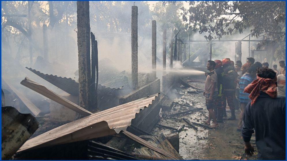 কুড়িগ্রামে বসতভিটা আগুনে পুড়ে ছাই