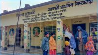 বীরগঞ্জে ৬ শিক্ষকের স্থলে ১ শিক্ষিকার পাঠদান