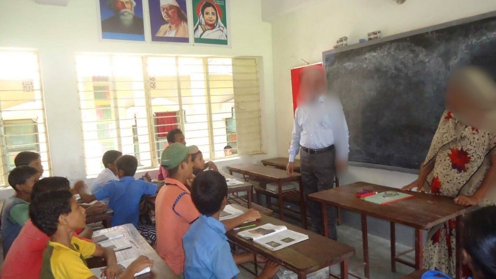 মাদক কারবারে জড়িত থাকায় শিক্ষক বরখাস্ত