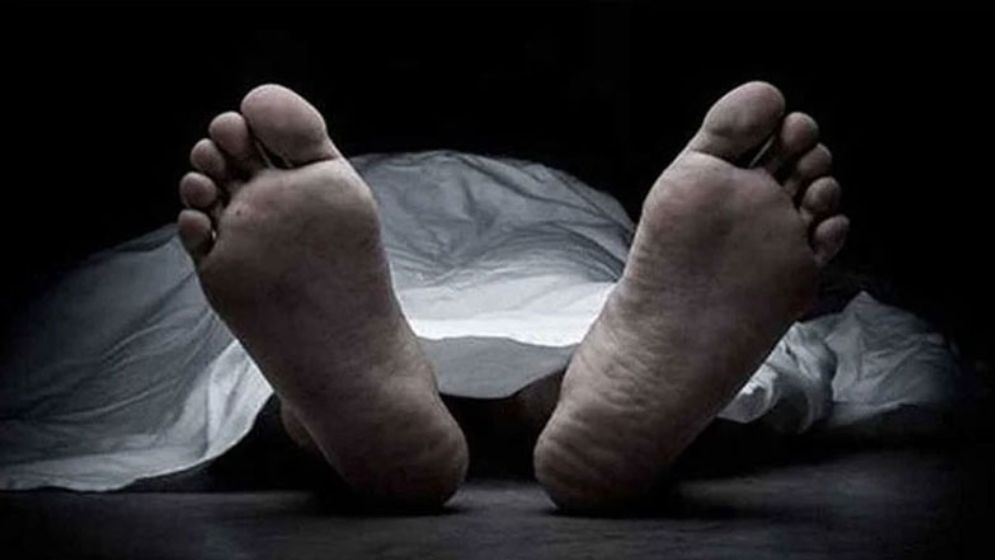 দেয়াল ধসে গৃহবধূর প্রাণহানি