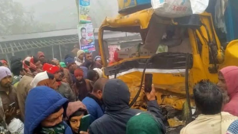 বগুড়ায় দুই ট্রাকের সংঘর্ষে নিহত ১, আহত ৫