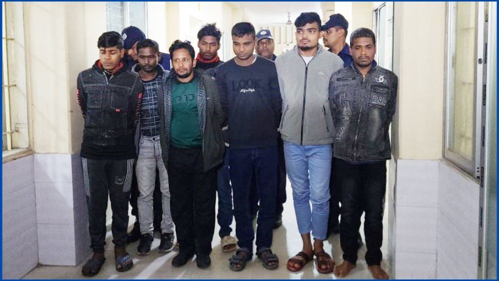 বগুড়ায় ২ ভাইসহ ডাকাত দলের ৭ সদস্য গ্রেপ্তার