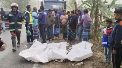 গাজীপুরে পিকআপ নিয়ন্ত্রণ হারিয়ে নিহত ৩