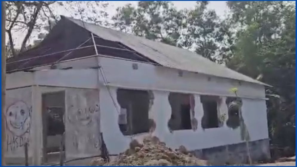 জামালপুরের নয়ানগরে আ.লীগ কার্যালয় ভাঙচুর