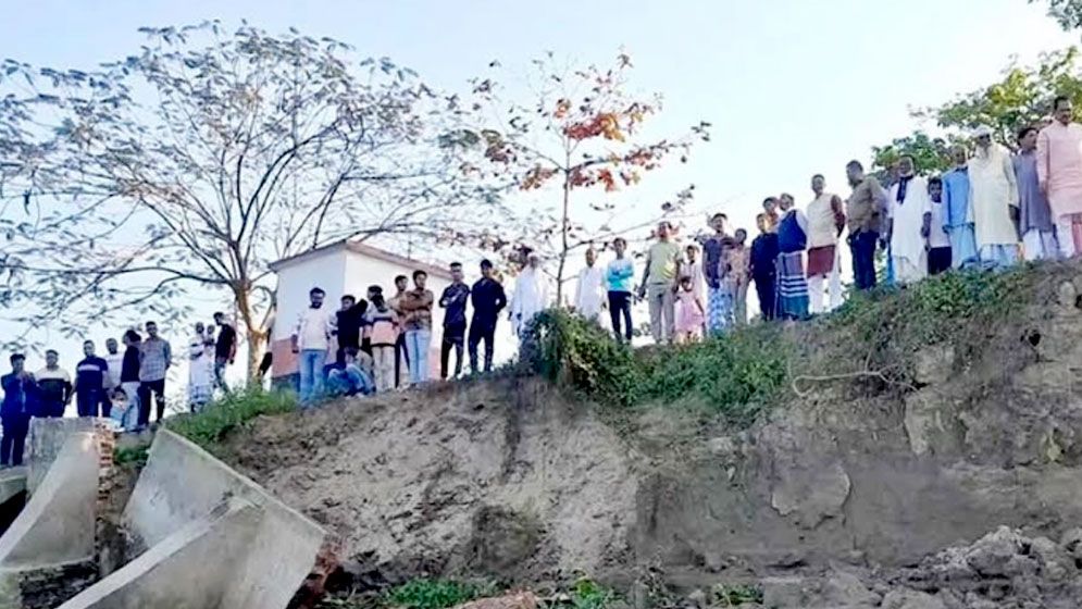ধনাগোদা নদীর ভাঙনে দুশ্চিন্তায় পাড়ের মানুষ