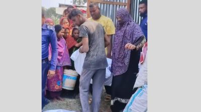 লেপ দিয়ে ঢাকা স্ত্রী, পাশেই ঝুলছিল স্বামীর মরদেহ
