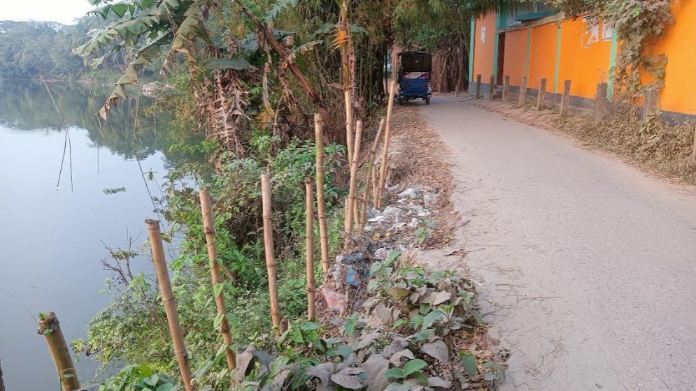 লক্ষ্মীপুরে সড়কের বেহাল দশা, জনজীবনে ভোগান্তি