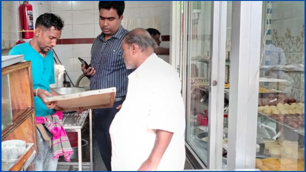 চাঁদপুরে রাসায়নিক দ্রব্য মিশিয়ে মিষ্টি তৈরি
