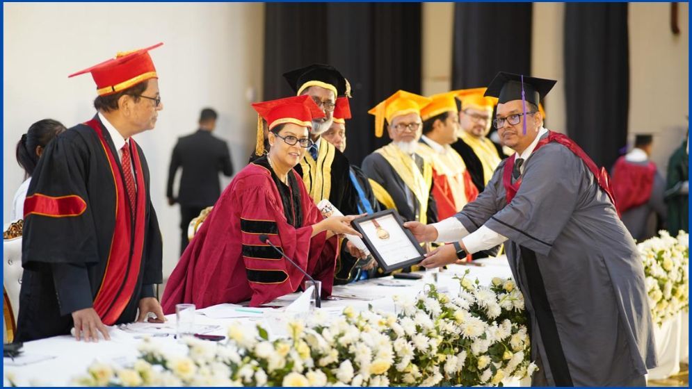 চ্যান্সেলরস গোল্ড মেডেল পেলেন বখতিয়ার কামাল মজুমদার