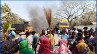 ঝিনাইদহে ডিপো প্রত্যাহারের দাবিতে মহাসড়ক অবরোধ