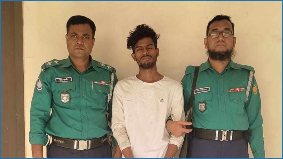 ভাটারায় অস্ত্রসহ যুবক গ্রেপ্তার