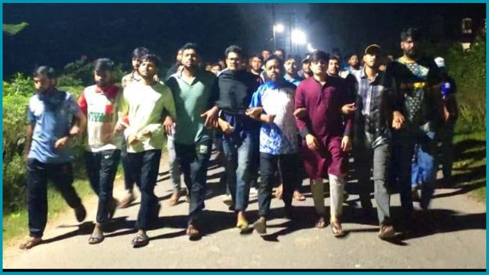 মধ্যরাতে শাহবাগীদের বিরুদ্ধে উত্তাল ইবি