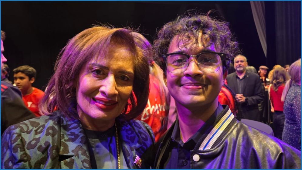 কানাডায় ‘টপ টোয়েন্টি অ্যাওয়ার্ড’ পেলেন বাংলাদেশের তারিফ মাহমুদ