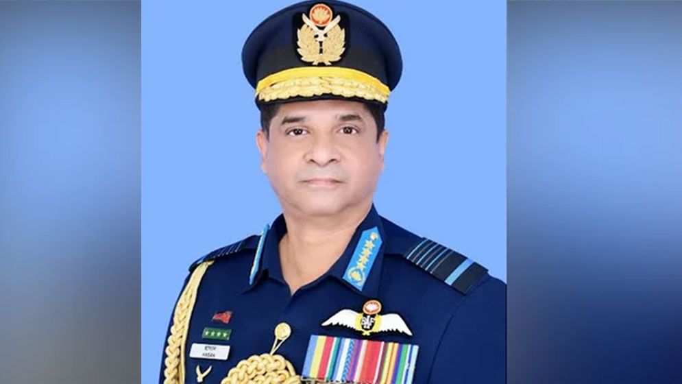 যুক্তরাষ্ট্র সফর শেষে দেশে ফিরেছেন বিমান বাহিনী প্রধান