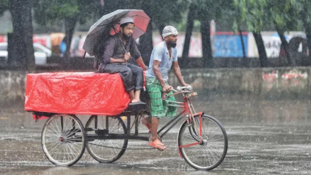 দেশজুড়ে বৃষ্টির পূর্বাভাস, শিলাবৃষ্টির শঙ্কা