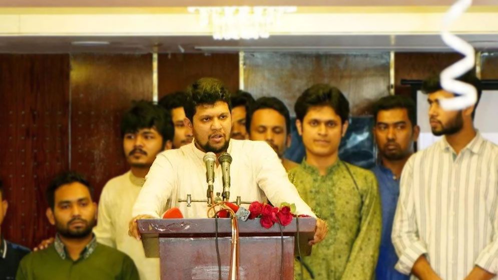আ.লীগের সুতা ধরা দিল্লিতে, ঘুড়ি ওড়ে বাংলাদেশে : মাহফুজ