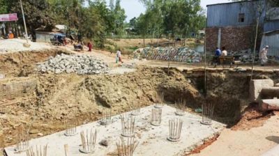 তাড়াশে ব্রিজ নির্মাণে ধীরগতি, ভোগান্তিতে এলাকাবাসী