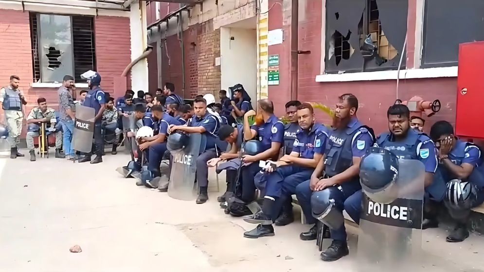 কালিয়াকৈরে শ্রমিক আন্দোলনে হামলা, আহত ১০