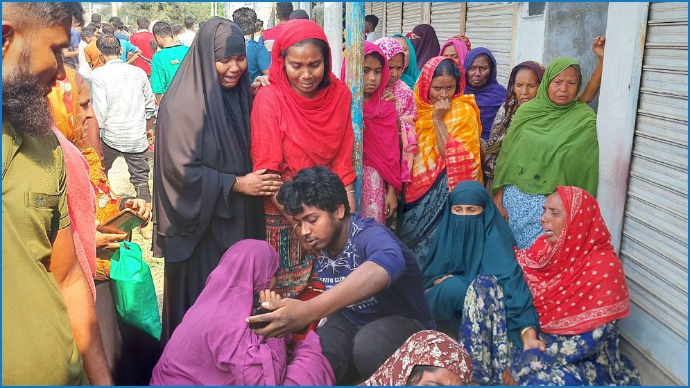 বগুড়ায় ট্রাকচাপায় রিকশাচালক নিহত