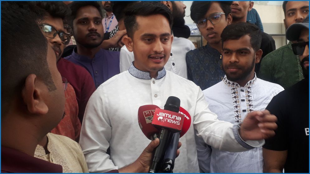 রাজনীতিতে সেনাবাহিনীর হস্তক্ষেপ কাম্য নয় : সারজিস
