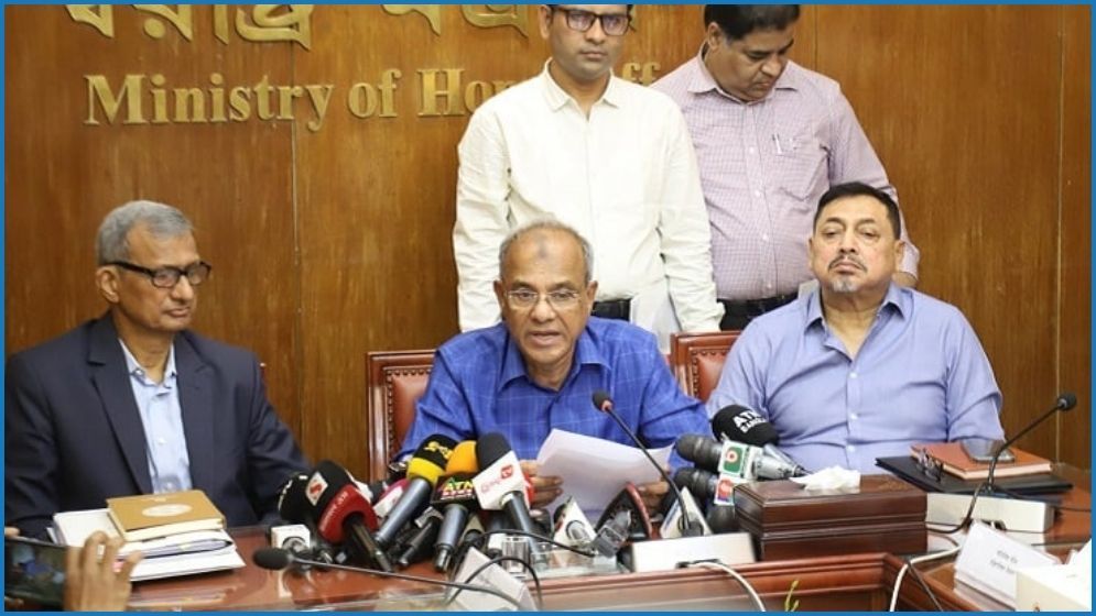 উৎসবমুখর পরিবেশে ঈদ পালনে কাজ করছে সরকার