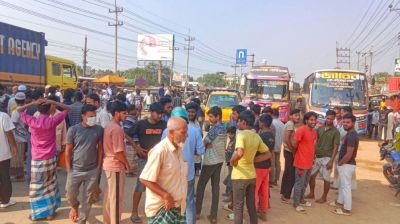 ময়মনসিংহে কাভার্ডভ্যান চাপায় দুইজন নিহত