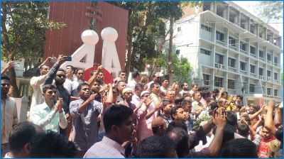 ১৪৪ ধারা ভেঙে শহীদ মিনারে বিএনপির শ্রদ্ধা