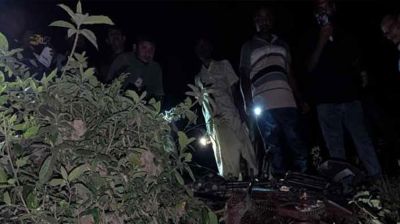 রেললাইন পার হওয়ার সময় ট্রেনের ধাক্কা, ২ মোটরসাইকেল আরোহীর মৃত্যু