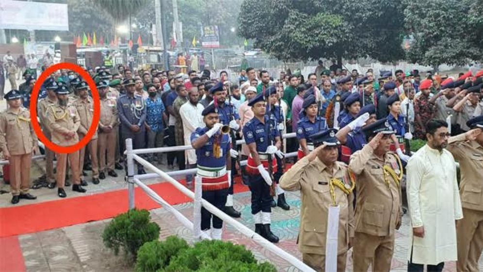 জাতীয় দিবসে পুষ্পস্তবক অর্পণ না করে সমালোচনার মুখে পুলিশ সুপার