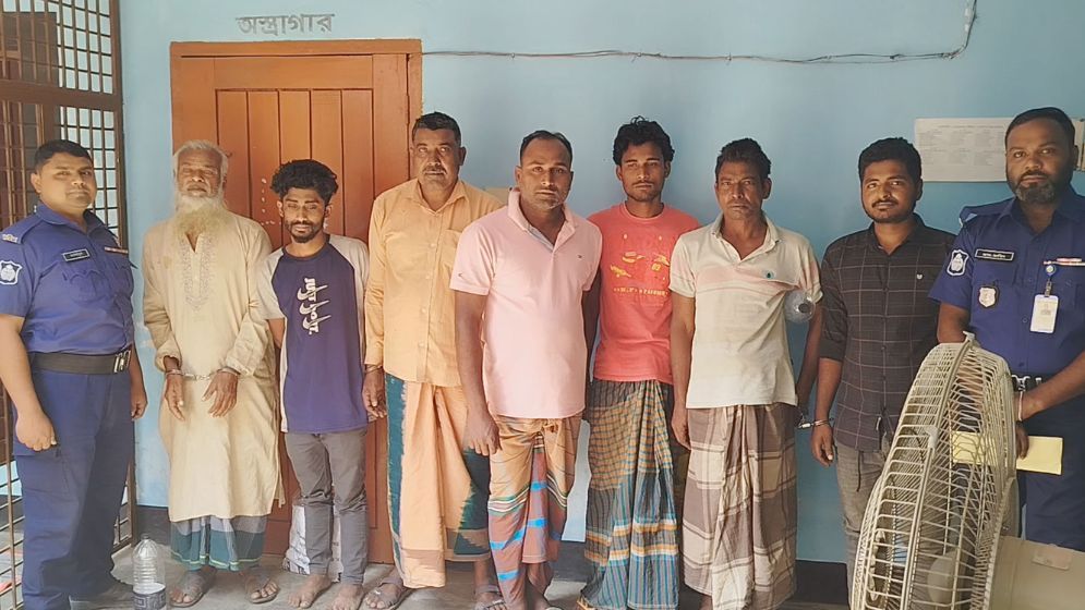 মেহেরপুরে আ.লীগ নেতাসহ গ্রেপ্তার ১১