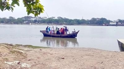 কলাপাড়ায় খেয়া পারাপারে অতিরিক্ত ভাড়া আদায়