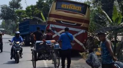 গৌরনদীতে ২৭ সড়ক দুর্ঘটনায় নিহত ৮, আহত ৫৪