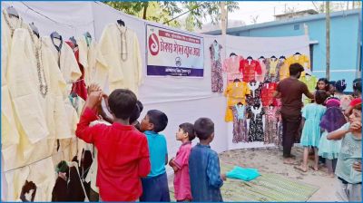 ‘এক টাকায়’ পোশাক পেয়ে খুশি সৈয়দপুরের পথশিশুরা