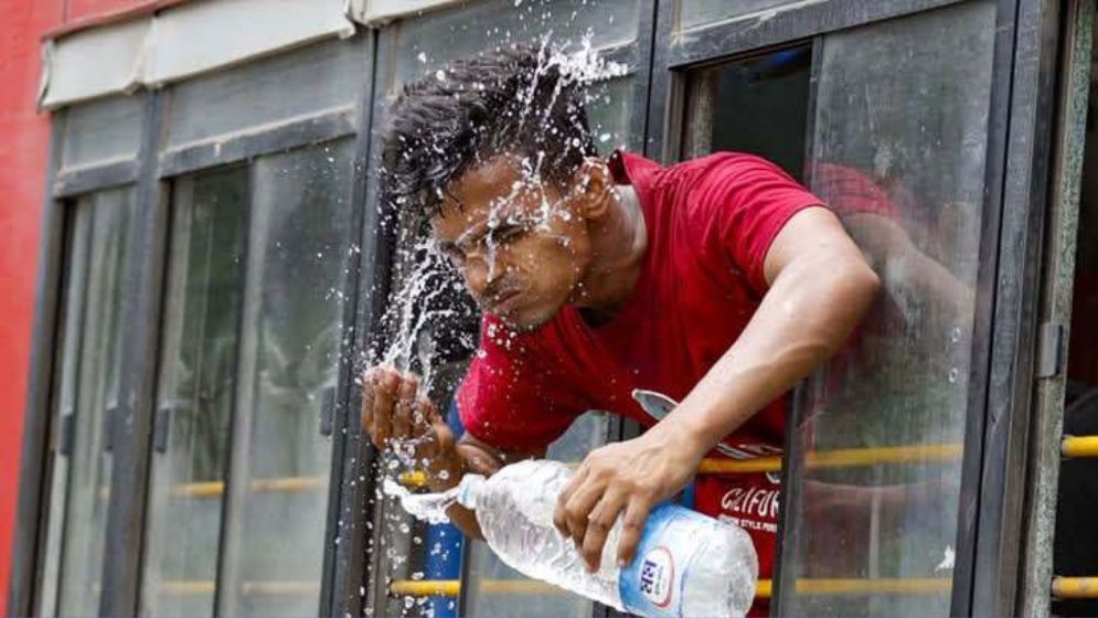 ‘এই গরমে তিনটি ভাড়া তুলতেই প্রাণ ওষ্ঠাগত’