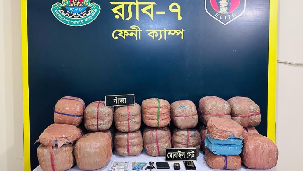 তরমুজের গাড়িতে মিলল ৭৪ কেজি গাঁজা