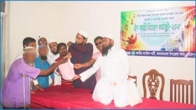 আলফাডাঙ্গায় এনসিপি’র উদ্যোগে ঈদ উপহার বিতরণ