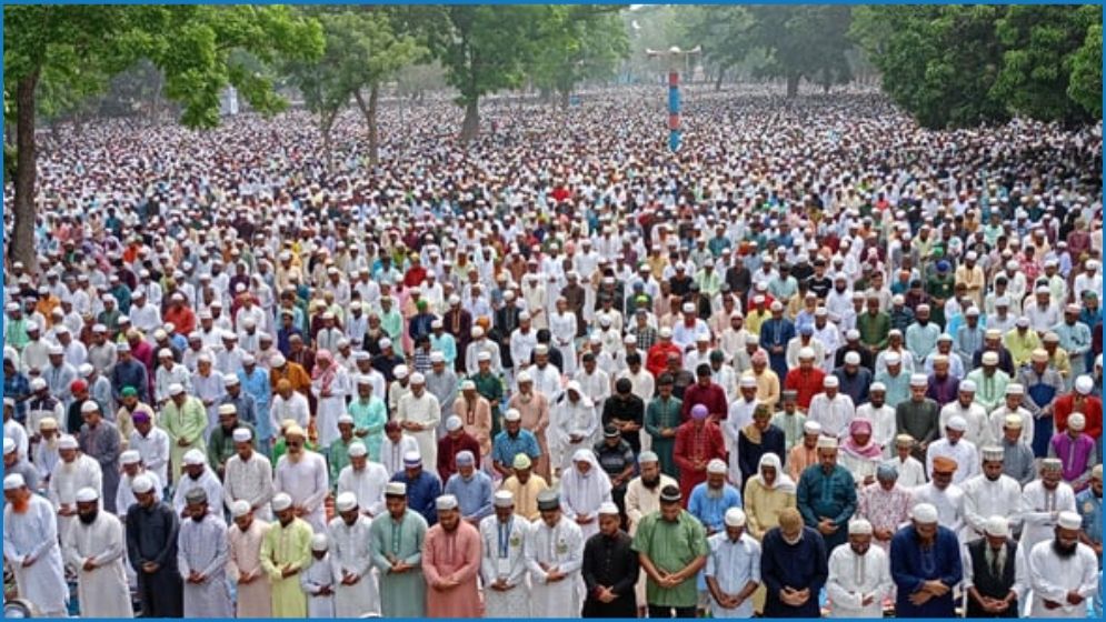 শোলাকিয়ায় স্মরণকালের বৃহত্তম ঈদের জামাত অনুষ্ঠিত