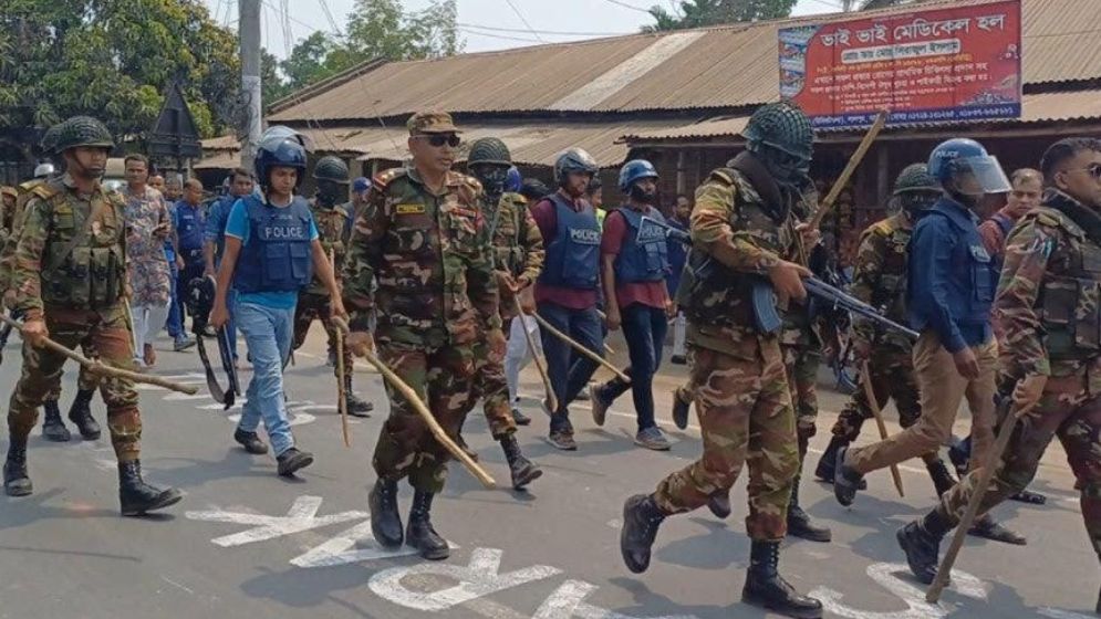 নাটোরে ঈদের নামাজ শেষে বিএনপি-আ.লীগ সংঘর্ষ, গুলিবিদ্ধসহ আহত ৫