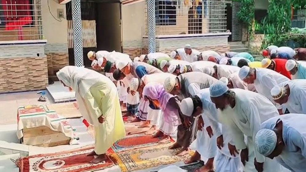 ১৫ জেলার ৩০০ গ্রামে আগাম ঈদুল ফিতর উদযাপিত