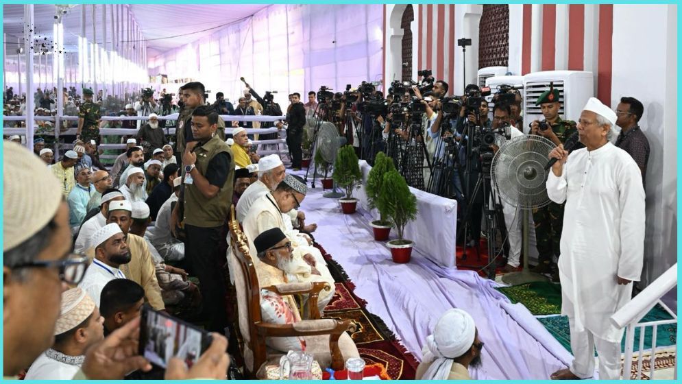 ঈদগাহ থেকে জাতীয় ঐক্য অটুট রাখার আহ্বান প্রধান উপদেষ্টার