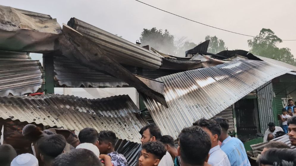 চর রাজিবপুরে ভয়াবহ অগ্নিকাণ্ডে ৬৫ লাখ টাকার ক্ষতি
