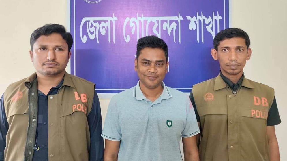 সম্পাদক মাহমুদুর রহমান হত্যাচেষ্টা মামলার আরেক আসামি গ্রেপ্তার