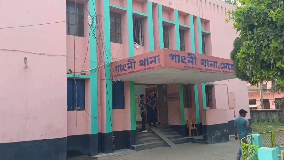 পঞ্চম শ্রেণির ছাত্রীকে ধর্ষণচেষ্টার অভিযোগে, গণধোলাই