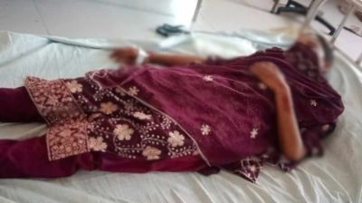 বিয়ের দাবিতে অনশনে প্রেমিকা, সিঁধ কেটে পালালেন প্রেমিক