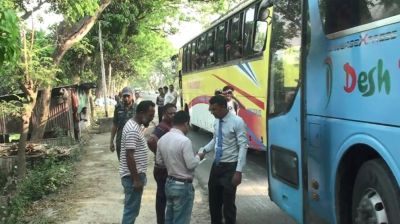 নাটোরে যানবাহনের বিরুদ্ধে অভিযানে জরিমানা আদায়