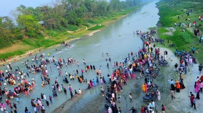 শেরপুরের জোড়গাছা ব্রিজের নিচে ভ্রমণ পিপাসুদের ভিড়