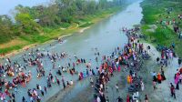 শেরপুরের জোড়গাছা ব্রিজের নিচে ভ্রমণ পিপাসুদের ভিড়